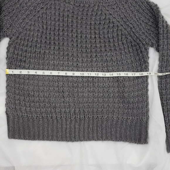 Pink Rose sweater - Picture 4 of 5